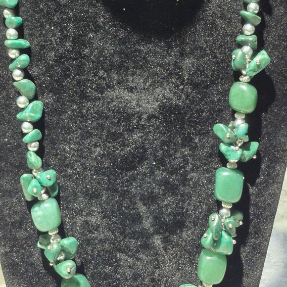 Pair costume Necklaces ~  Green stone & Gold daggers [2] - Picture 4 of 5